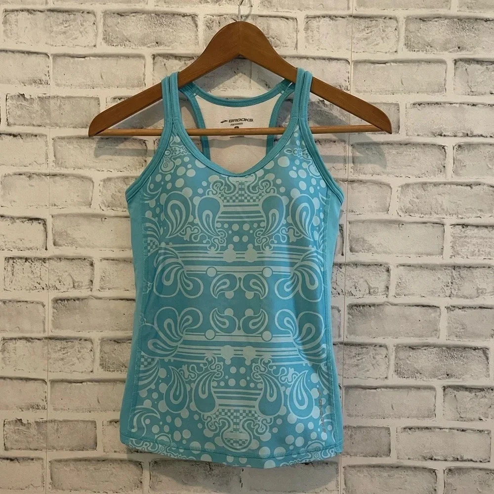 Women’s Brooks turquoise & white racerback built in bra athletic tank top Small